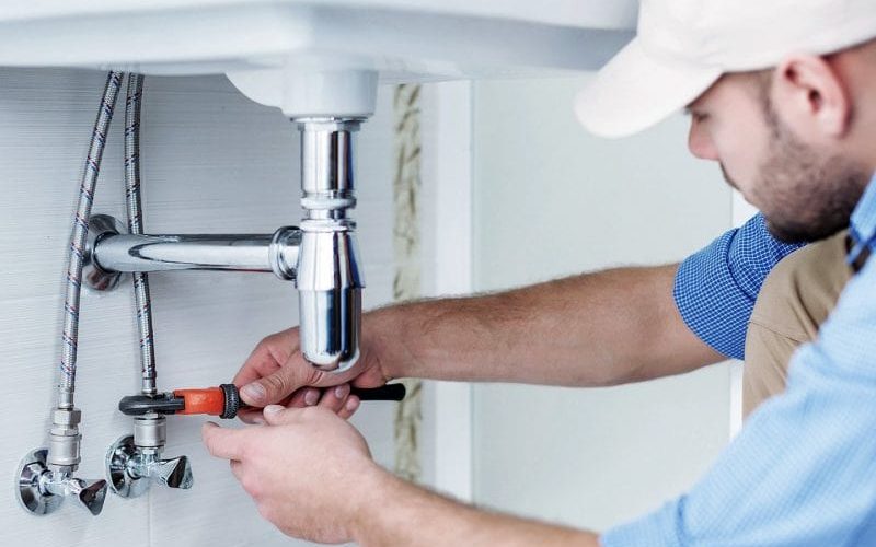 The Services Offered by Plumbers